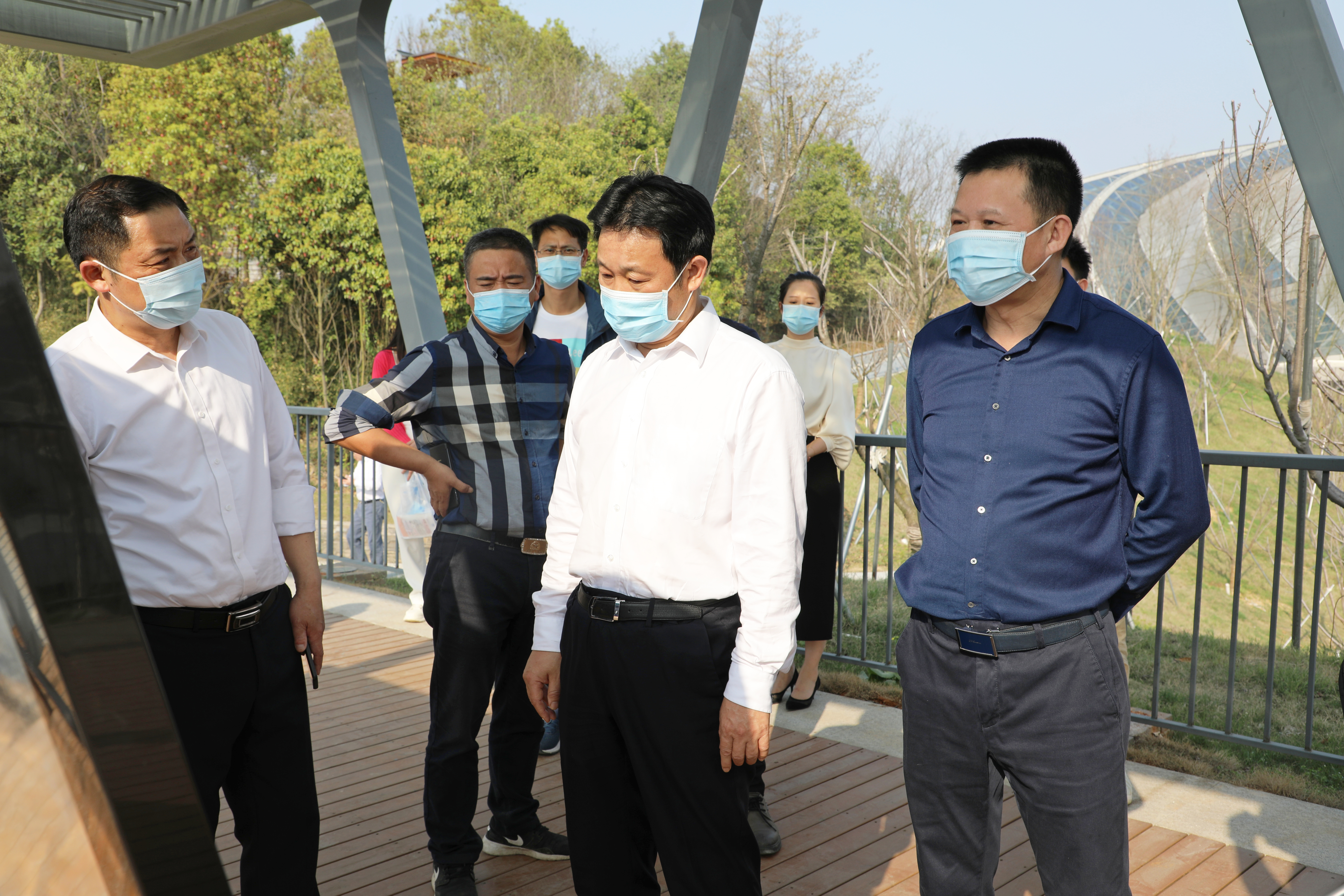 3月15日，市委副書記、湖南省第十四屆運(yùn)動會，第十一屆殘疾人運(yùn)動會岳陽市籌備委員會執(zhí)行主任李摯調(diào)研第十四屆省運(yùn)會部分場館建設(shè)項(xiàng)目。.jpg